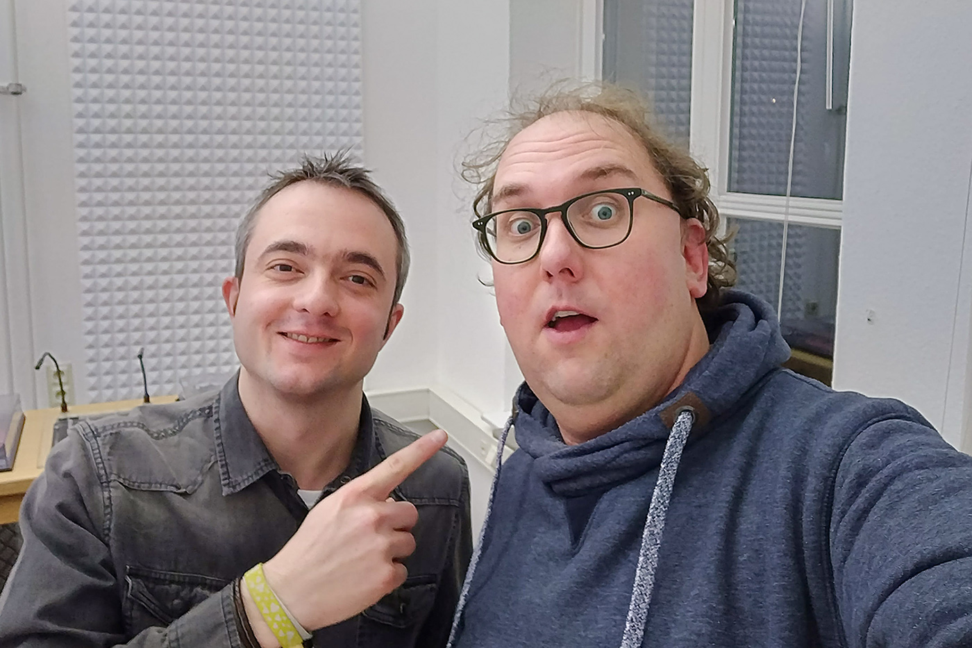 Markus Hörster und Christian Cordes im Studio von Radio Okerwelle in Braunschweig